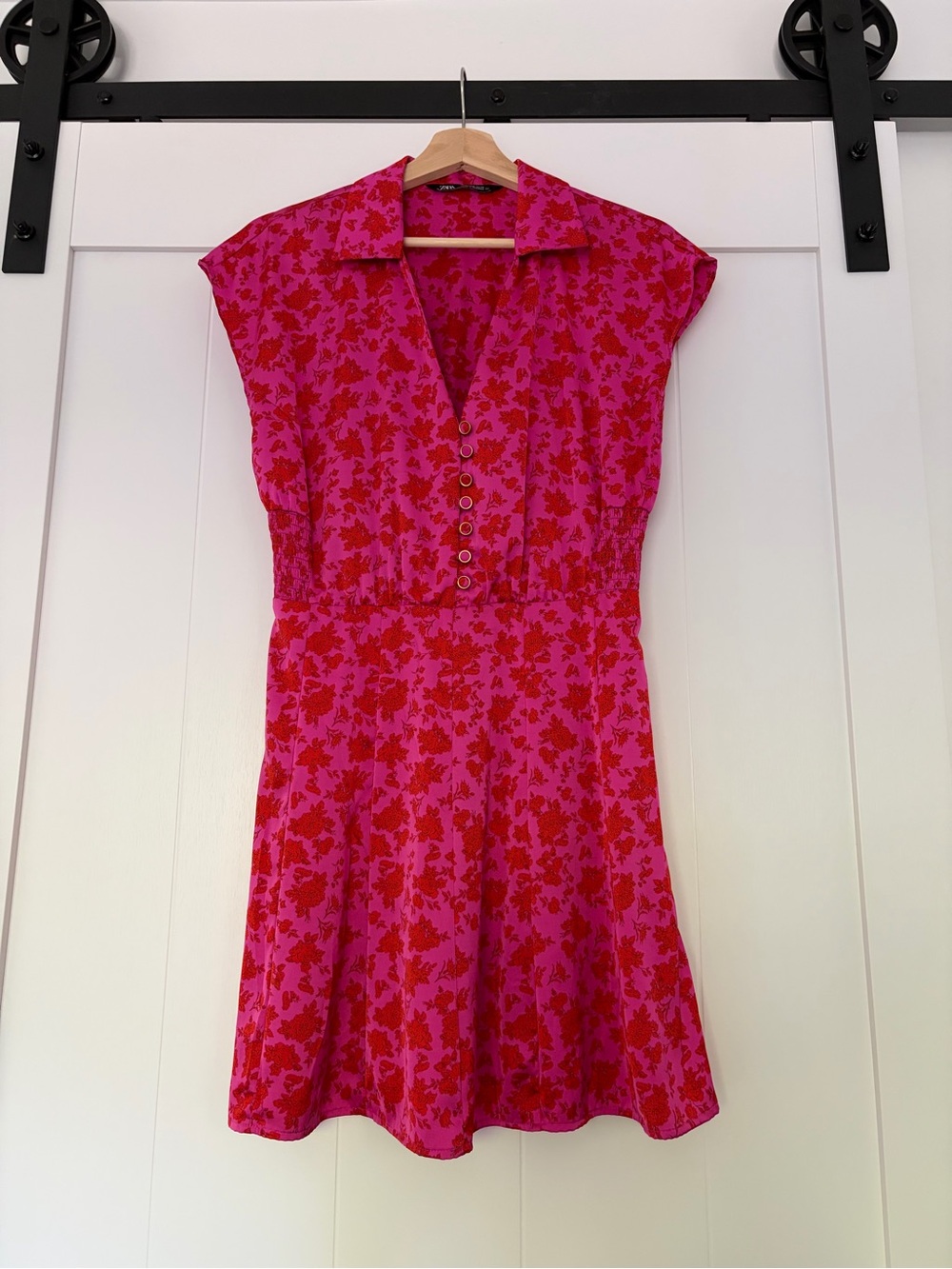 New Zara Women’s Pink and Red Floral Button-Front Dress